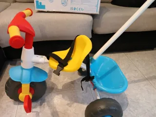 Triciclo Feber para niñ@s con caja
