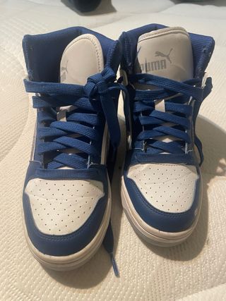 Zapatillas Puma Basket Bota Niño Azul/Blanco