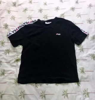 Camiseta Fila Negra con Logo