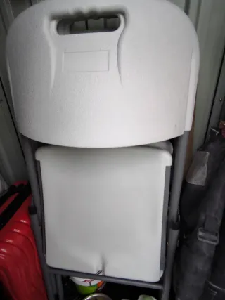 Sedie pieghevoli in metallo e plastica per esterni