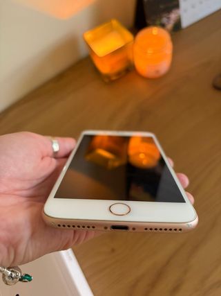 iPhone 8 Plus + 2 Fundas + Protector