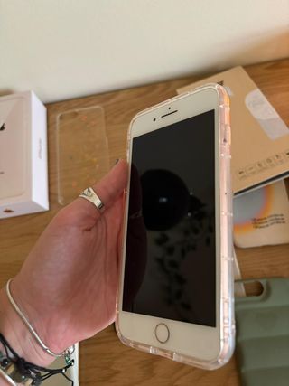 iPhone 8 Plus + 2 Fundas + Protector