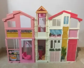 Casa Barbie+ Camioncino Barbie + 2 Barbie sirena+moto