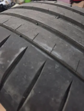 Neumático michelin pilot Sport 4