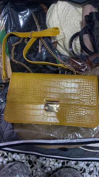 Bolso amarillo efecto piel cocodrilo