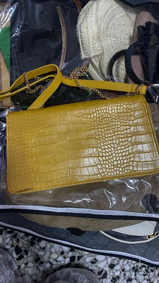 Bolso amarillo efecto piel cocodrilo