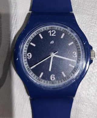 Reloj azul