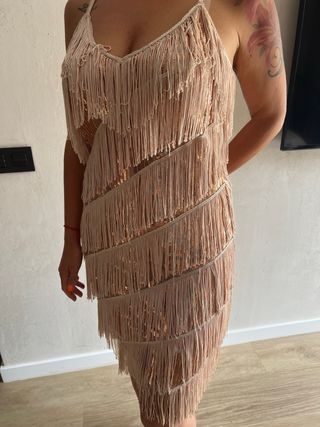 Vestido Beige con Flecos y Lentejuelas
