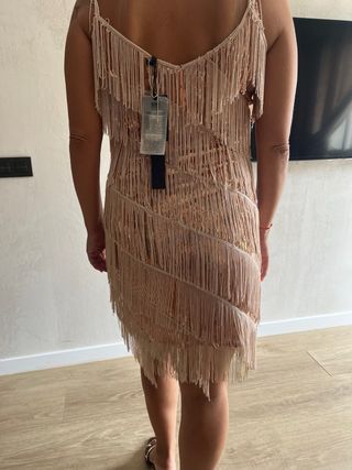 Vestido Beige con Flecos y Lentejuelas