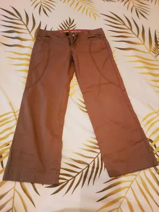 Pantalón vaquero niño con etiqueta