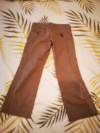 Pantalón vaquero niño con etiqueta