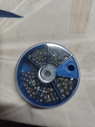 Plomos de pesca redondos en caja