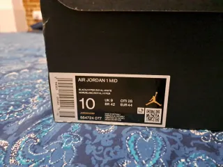 Zapatillas Jordan 1 Mid Negro y Azul