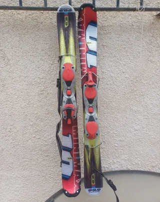 Esquís con fijaciones Salomon