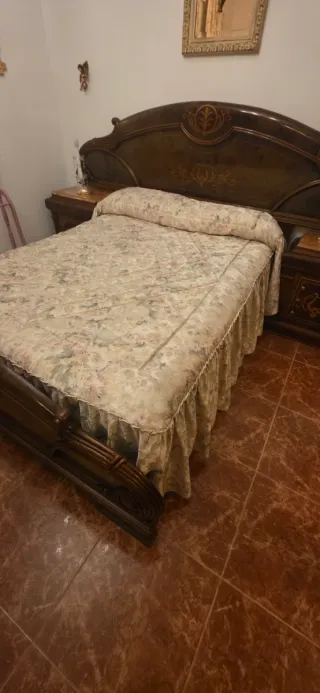 Juego de dormitorio beige y malva