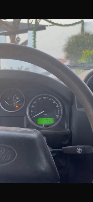 Land Rover Defender 2010