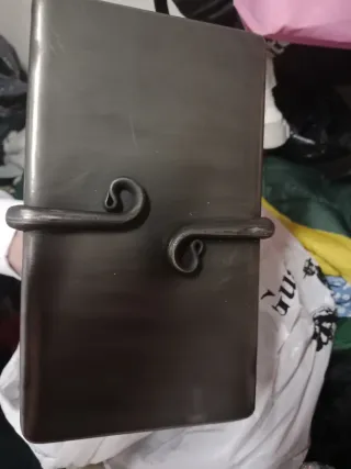 Montura de amazona color cereza