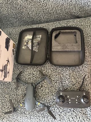 Dron gris fácil de usar