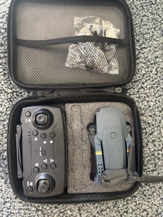 Dron gris fácil de usar