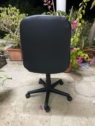 Silla de oficina negra