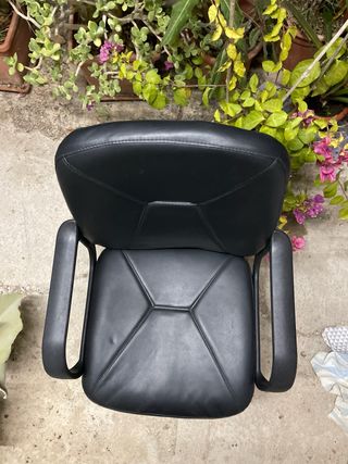 Silla de oficina negra