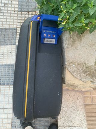 Maleta Samsonite Negra y Azul.