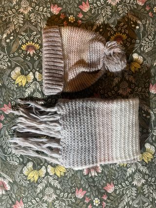 Conjunto gorro y bufanda para invierno