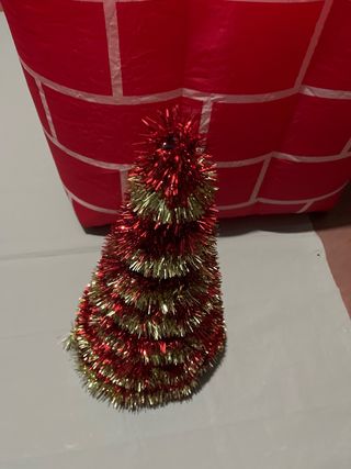 Árbol Navideño Plástico Rojo y Dorado 50cm