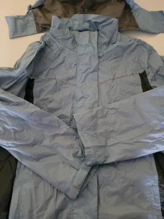 Chubasquero/Cortavientos Azul y Gris