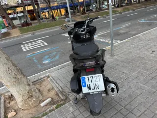 Moto Honda PCX Negra