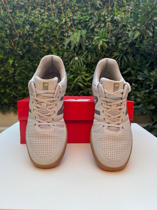 Zapatillas New Balance Marrones y Blancas