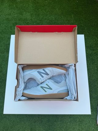 Zapatillas New Balance Marrones y Blancas