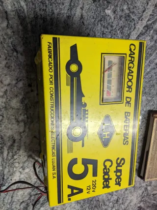 Cargador Baterías L.H. Super Cadet 5A