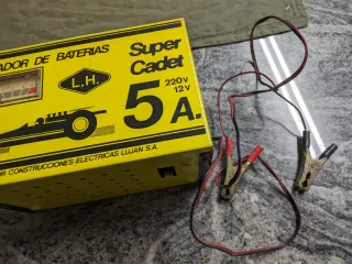 Cargador Baterías L.H. Super Cadet 5A