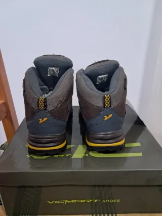 Botas Vicmart niño marrones y grises