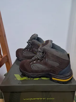 Botas Vicmart niño marrones y grises