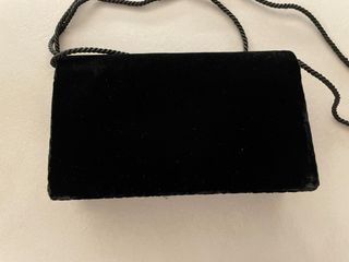 Pochette velluto nera con tracolla