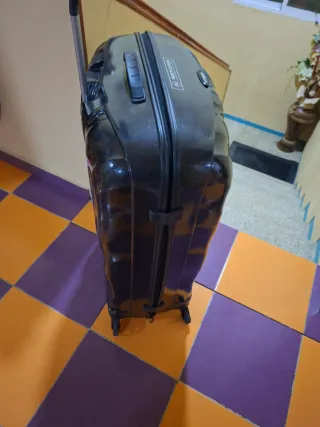 Maleta Grande Samsonite Fibra de Carbono Gris