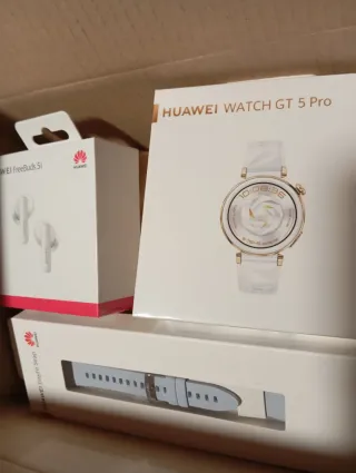 Huawei Watch GT 5 Pro + FreeBuds 5i + correa