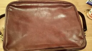 Maleta vintage imitacion cuero.