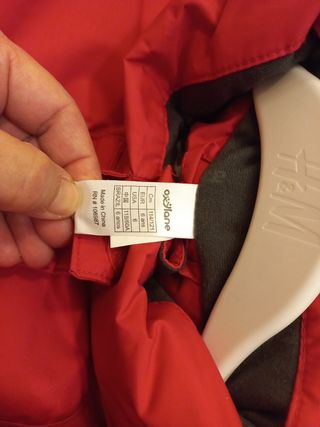 Mono esqui o nieve niño