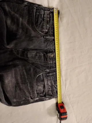 Pantalón vaquero hombre gris