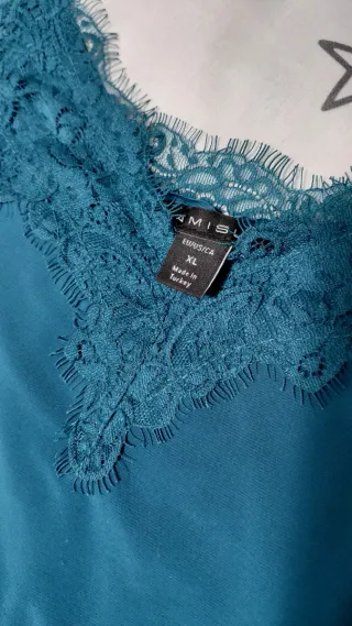 Camiseta lencera encaje azul talla XL