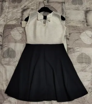 Vestitino bianco e blu marino scuro