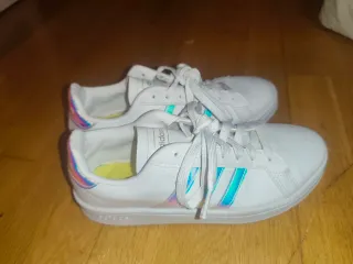 Zapatillas Adidas Blancas y Multicolor