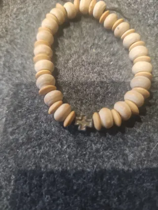 Rosario de madera y pulsera