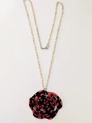 Collana Rosa Macramè