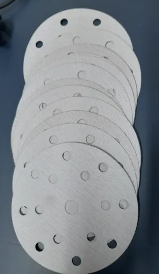 LOTE DE LIJADORA Y PISTOLA DE PINTAR PROFESIONAL