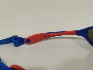 Gafas de sol para bebé azul y rojo
