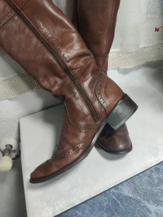Botas de piel marrones